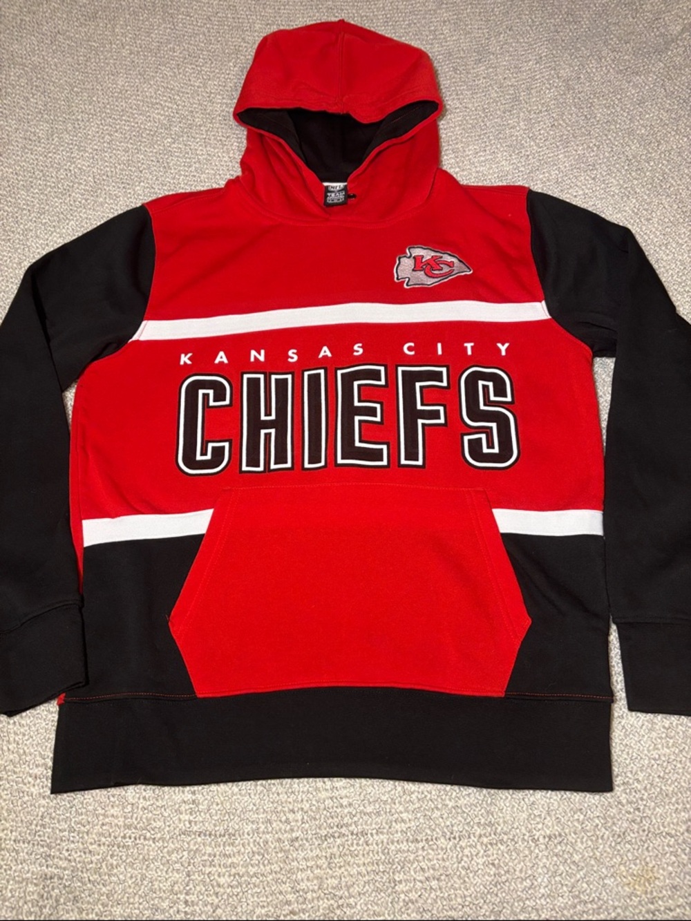 NFL Team Apparel Kansas City Chiefs  Red and Black Colorblock Pullover Hoodie